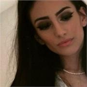 Docente di Italiano / sostegno impartisce lezioni per studenti di Scuole medie e elementari